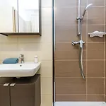 2br Lakeside Haven W Ac By Nw Apartment *