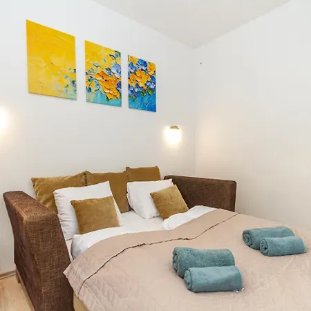 2br Lakeside Haven W Ac By Nw