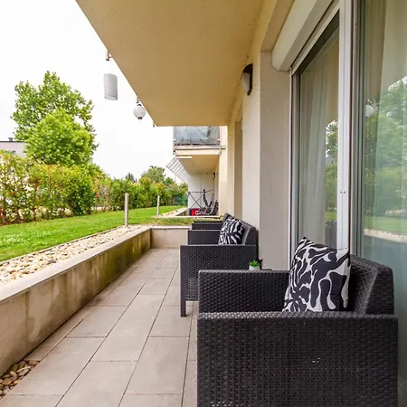 2br Lakeside Haven W Ac By Nw