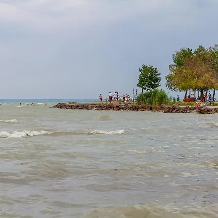 Appartement 2br Lakeside Haven W Ac By Nw Siófok