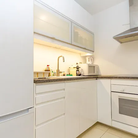 2br Lakeside Haven W Ac By Nw شقة