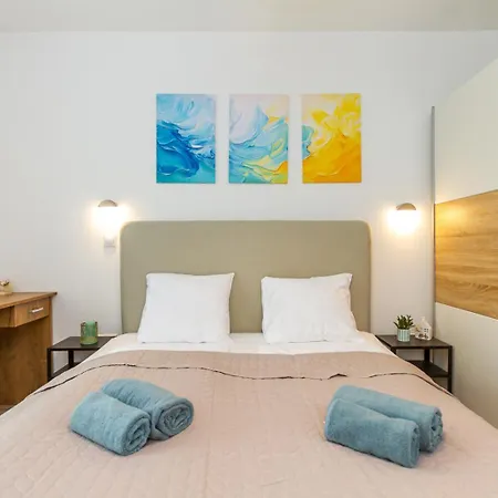 2br Lakeside Haven W Ac By Nw