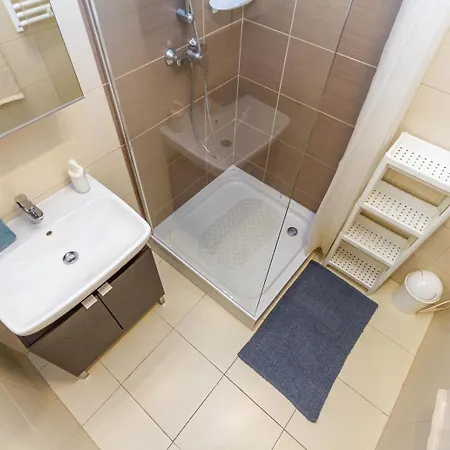 2br Lakeside Haven W Ac By Nw شقة *