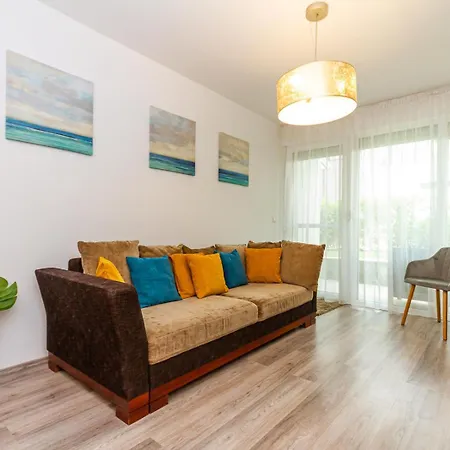 Apartment 2br Lakeside Haven W Ac By Nw *