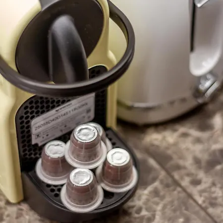 2br Lakeside Haven W Ac By Nw