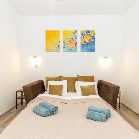 2br Lakeside Haven W Ac By Nw شقة