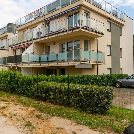 2br Lakeside Haven W Ac By Nw Appartement Siófok