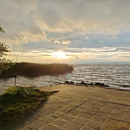 2br Lakeside Haven W Ac By Nw Apartment *