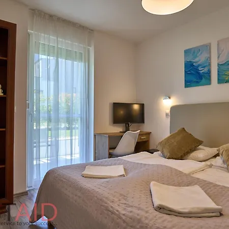 Apartment 2br Lakeside Haven W Ac By Nw Siofok