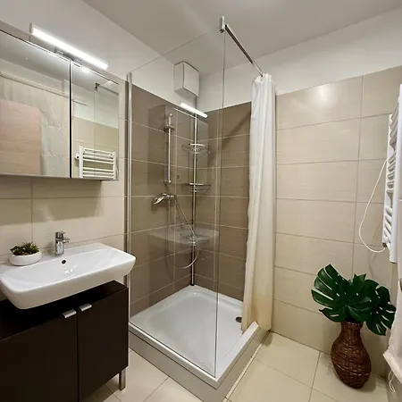 2br Lakeside Haven W Ac By Nw Apartment