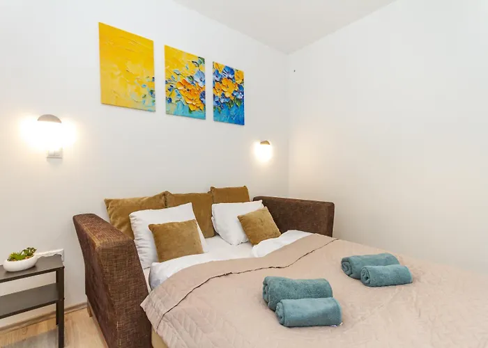 2br Lakeside Haven W Ac By Nw