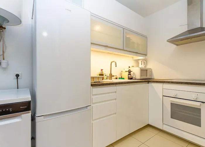 2br Lakeside Haven W Ac By Nw