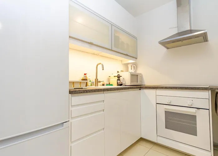 2br Lakeside Haven W Ac By Nw Διαμέρισμα