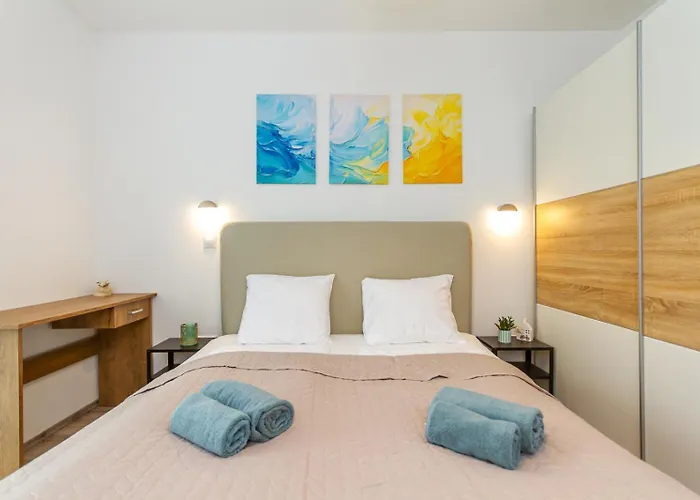 2br Lakeside Haven W Ac By Nw