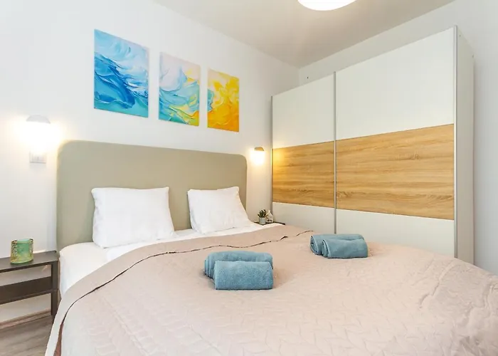 2br Lakeside Haven W Ac By Nw