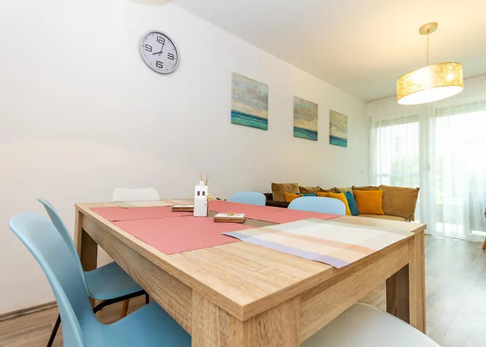 2br Lakeside Haven W Ac By Nw *
