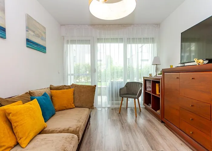 2br Lakeside Haven W Ac By Nw